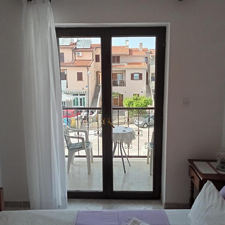 "Sunny" - Studio Apartment Pula Extérieur photo