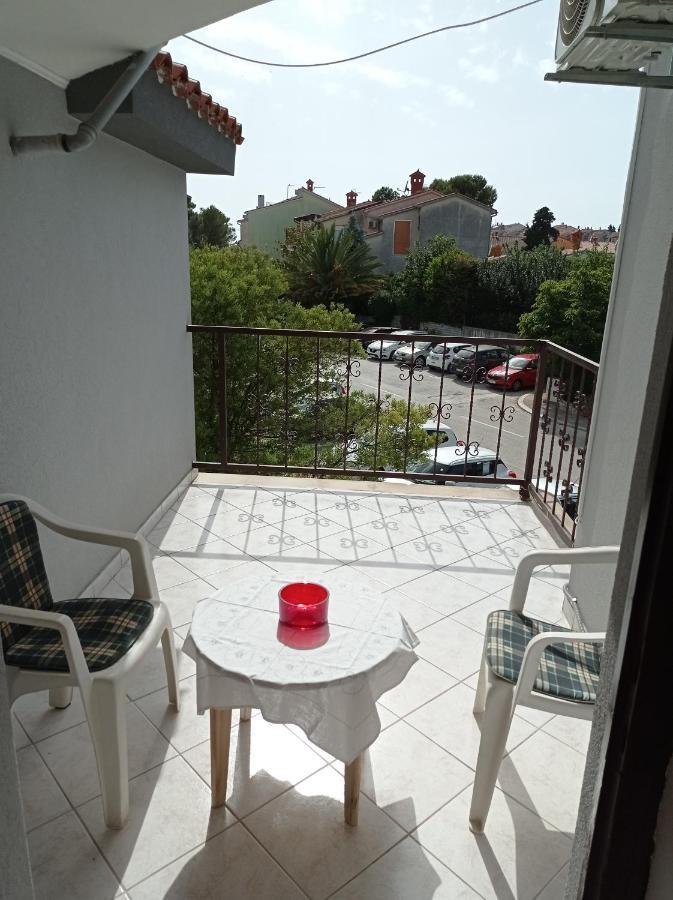 "Sunny" - Studio Apartment Pula Extérieur photo