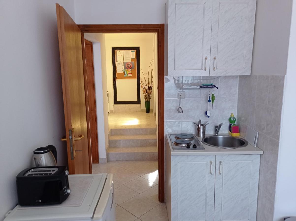 "Sunny" - Studio Apartment Pula Extérieur photo
